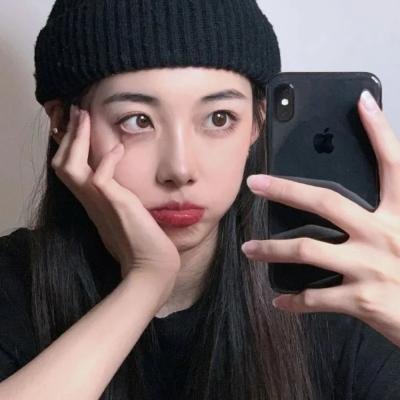圣洁的艾曼妞